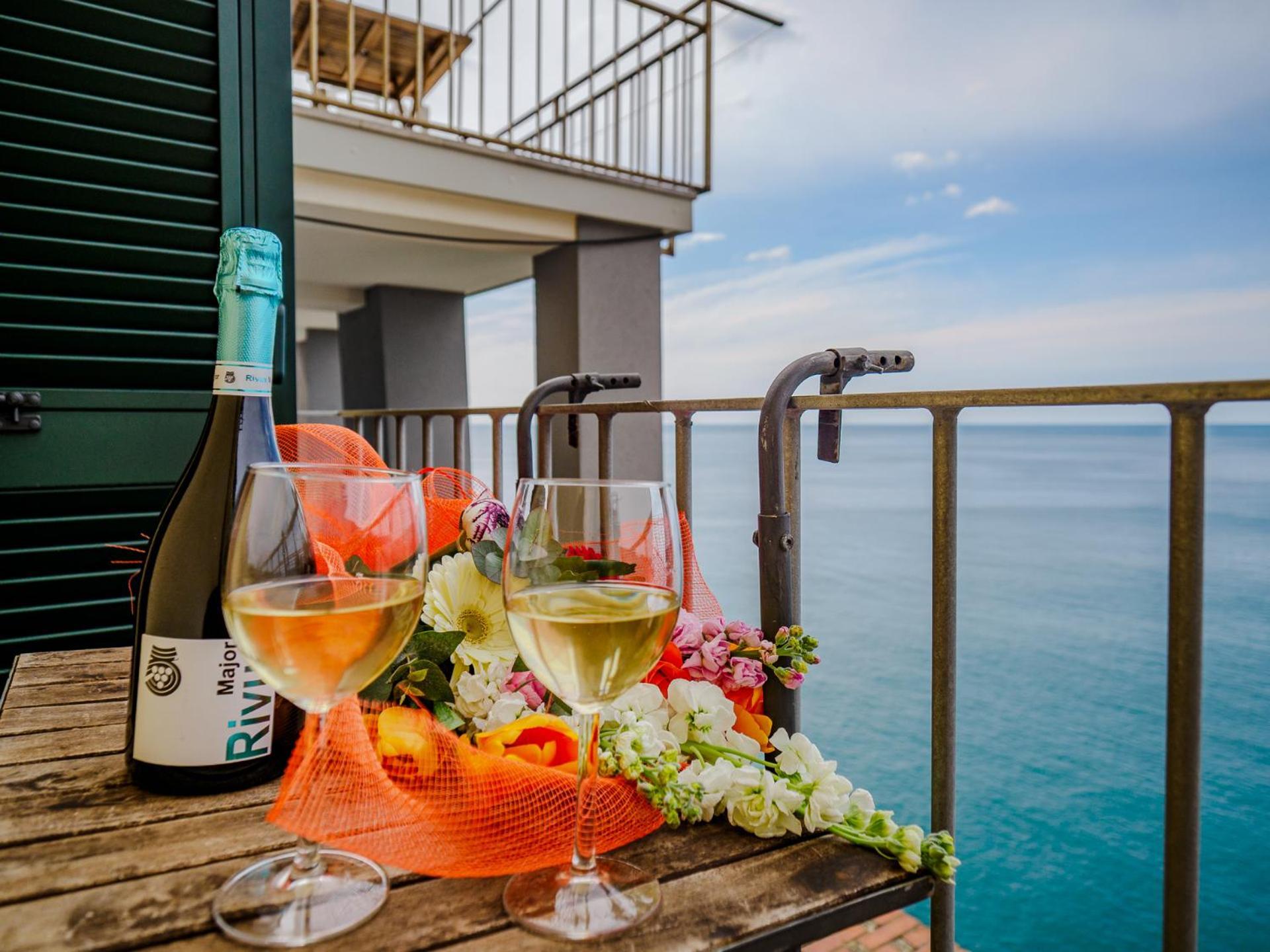 Il Baluardo Sea View Apartment On The Cliff Manarola Exteriör bild