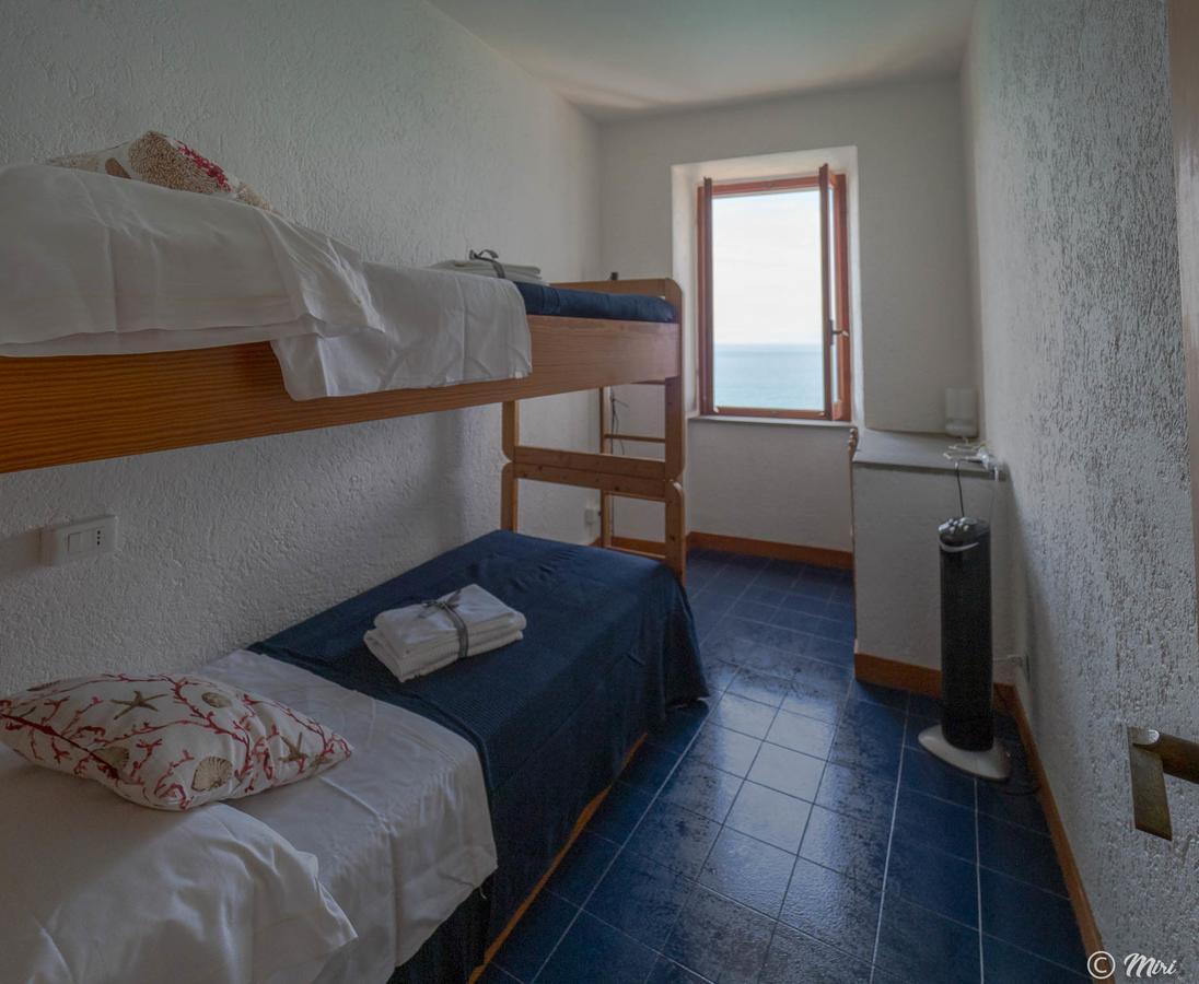 Il Baluardo Sea View Apartment On The Cliff Manarola Exteriör bild